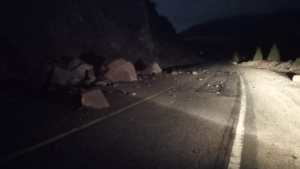 Derrumbe de piedras en la ruta de Siete Lagos: el tránsito está habilitado