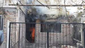 Solicitan ayuda para un merendero que se incendió en el barrio Puente Cero de Roca