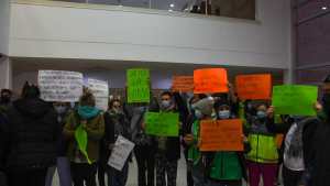 Protestan en Ciudad Judicial por el ataque del paciente de Salud Mental en el hospital de Roca