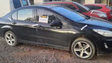 El Peugeot 408 tenía pedido de secuestro por parte de la justicia.