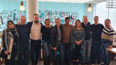 La reunión de esta mañana en Cipolletti, donde se selló la fusión con el partido creado alrededor de Uatre.