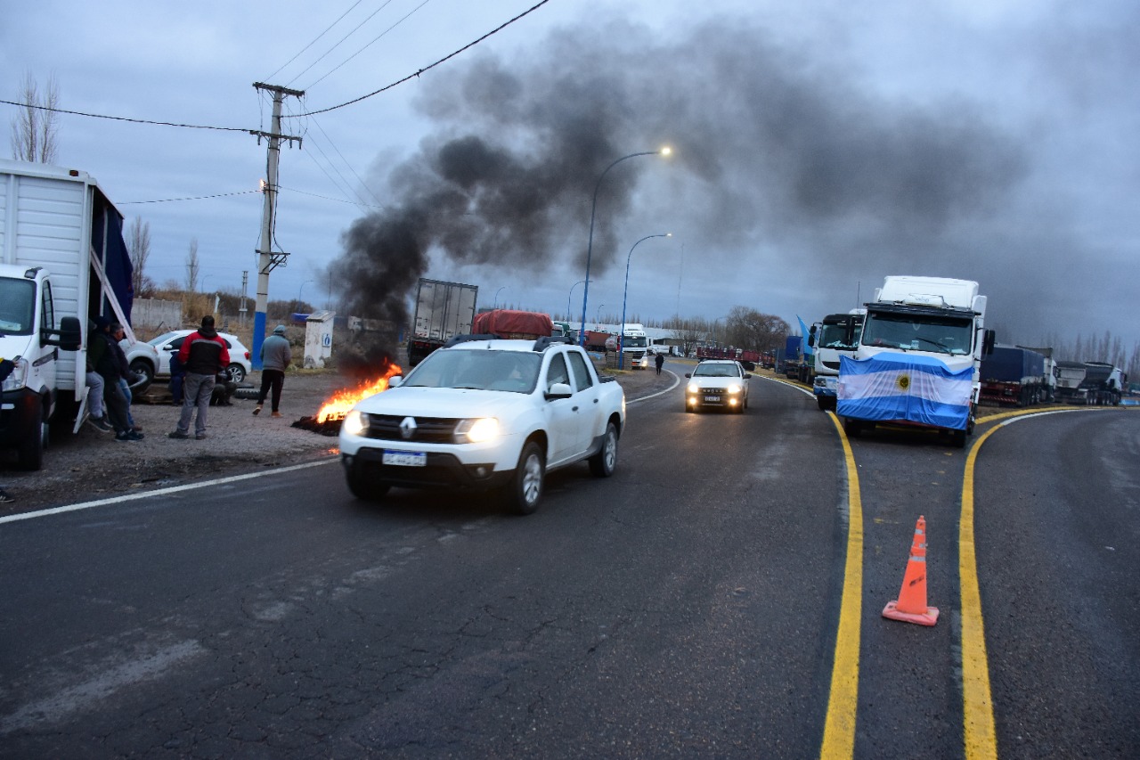 Ester martes habrá protestas de camioneros, pero sin cortes en Roca. Foto César Izza