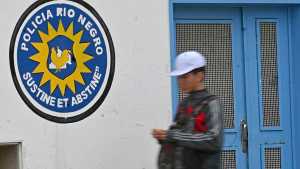 Abuso policial, allanamiento ilegal y golpiza a inocentes mientras la ola de robos no se detiene en Cipolletti