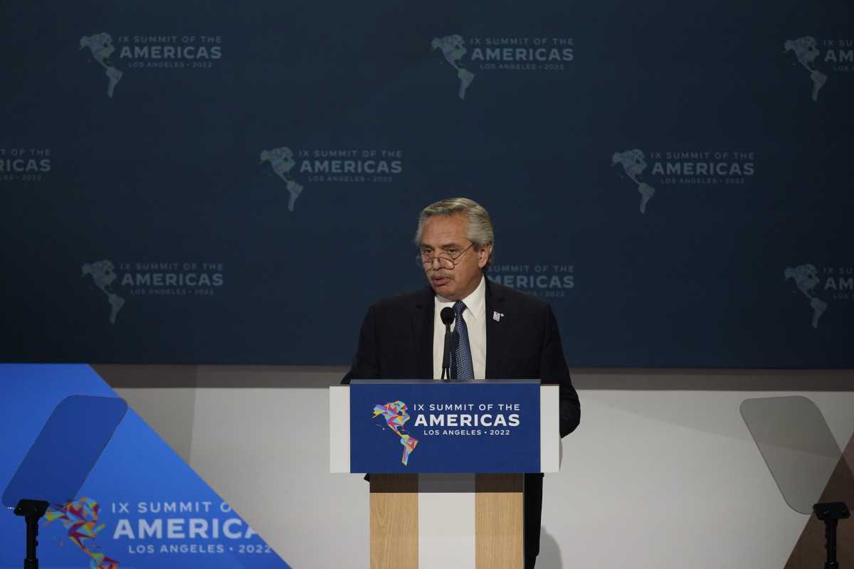 Alberto Fernández brindó un discurso en la Cumbre de las Américas. Foto: AP/Marcio José Sánchez