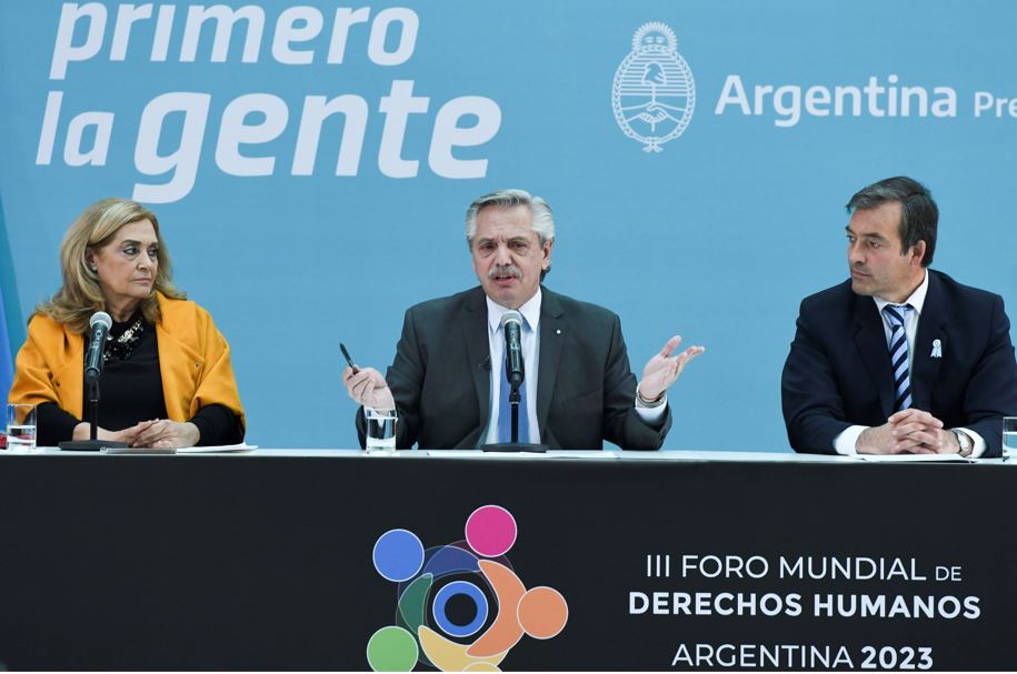 El presidente Alberto Fernández dijo hoy que son millones los argentinos que no están ''dispuestos a dar un paso atrás'' en materia de derechos humanos. Foto Télam. 