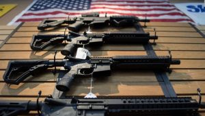 Senadores de EEUU develan proyecto de ley para restringir acceso a las armas de fuego