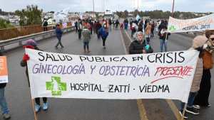 Conflicto en Salud: Asspur corta el puente que une Viedma y Patagones