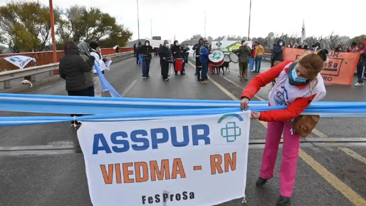 Asspur volverá a reclamar sobre el Puente Nuevo que une Viedma y Carmen de Patagones. Foto Marcelo Ochoa.