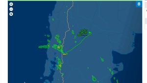Un avión que salió de Bariloche debió aterrizar de emergencia en Neuquén