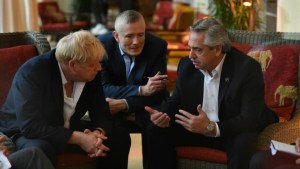 Cumbre del G7: Tenso encuentro entre Alberto Fernández y Boris Johnson por Malvinas