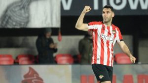 Con dos de Boselli, Estudiantes venció a Sarmiento y es puntero junto a Newell’s