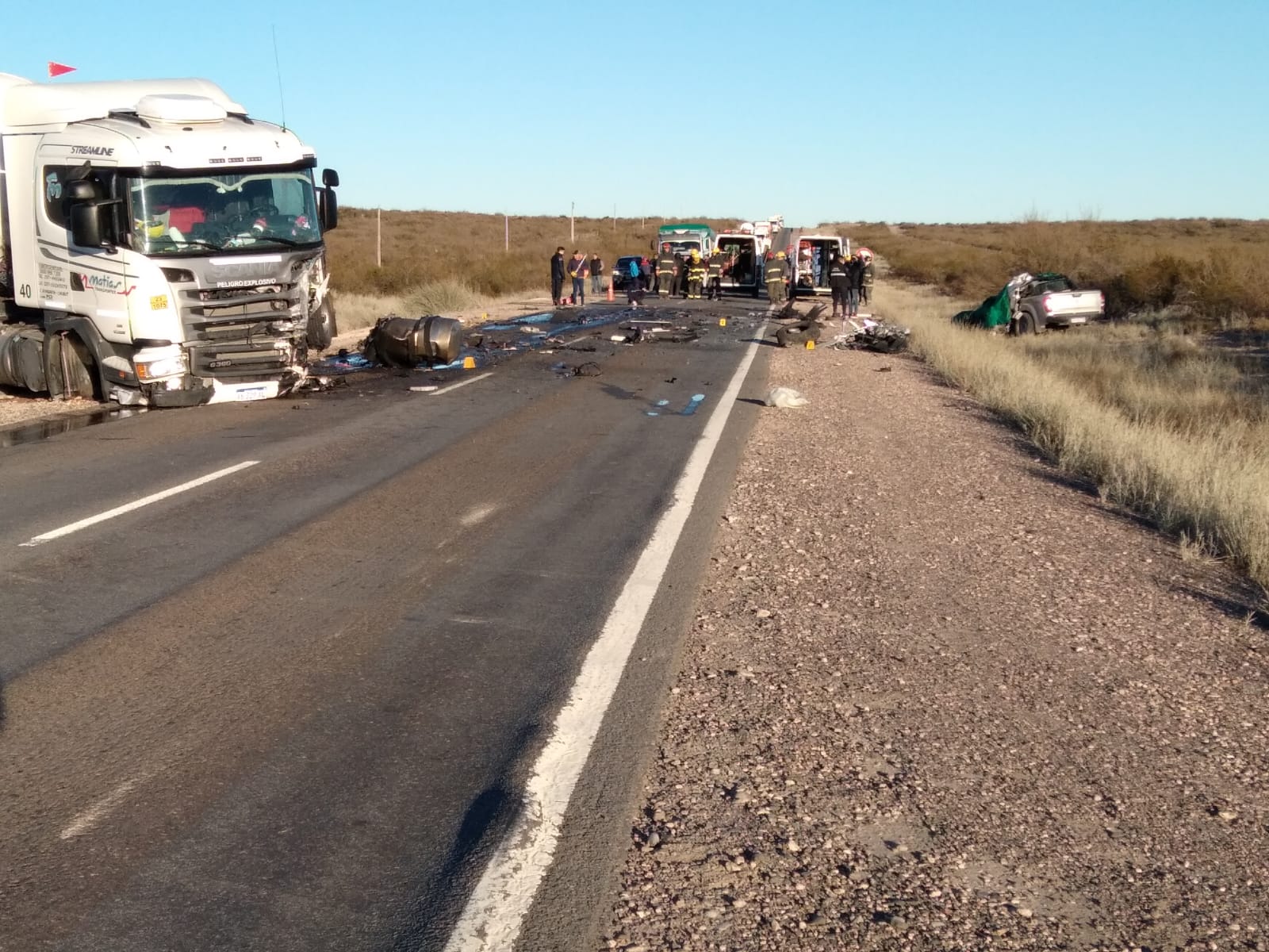 El accidente fatal ocurrió esta mañana sobre la Ruta 22 entre Chichinales y Chelforó. (Foto Pablo Accinelli)