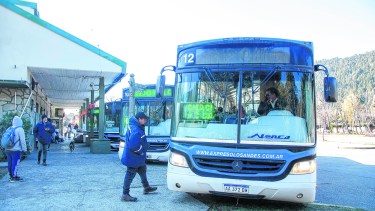 El jefe comunal se reunió con los concejales y asesores técnicos para encontrar una solución que permita la continuidad del servicio. (FOTO: Patricio Rodríguez)
