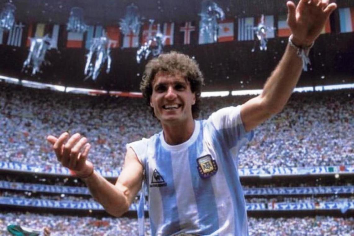El campeón del mundo Oscar Ruggeri se retiró del fútbol en 1997 con la camiseta de Lanús. Archivo.