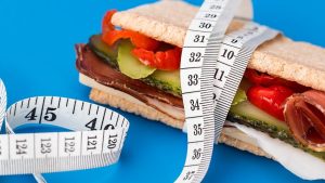 Los alimentos light, para bajar de peso, no siempre tienen menos calorías