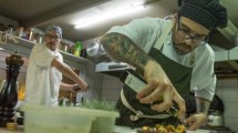Imagen de San Martín de los Andes: quién es el chef que te hace soñar con su cocina clásica y vanguardista