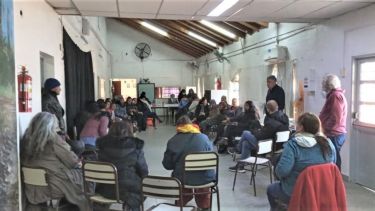Familiares de los alumnos tomaron la semana pasada el Distrito Escolar al no obtener soluciones a sus reclamos. Foto: Gentileza (Archivo)