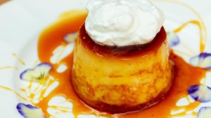 Te va a encantar este flan cremoso casero