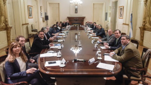Alberto Fernández se sumó a la reunión de gabinete para tratar medidas sobre el dólar y las importaciones