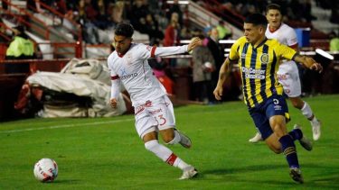 Huracán y Central se enfrentan en Parque Patricios.