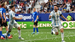 Messi histórico: cinco goles para Argentina en la goleada sobre Estonia