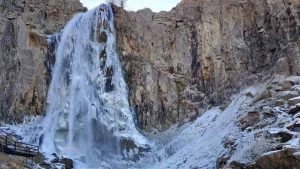 Se congeló la Cascada La Fragua, en Manzano Amargo: «Es un espectáculo hermoso»
