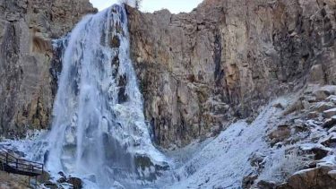 La Cascada La Fragua es una de las atracciones en el norte neuquino. Foto:  Gentileza Chicho Aravena