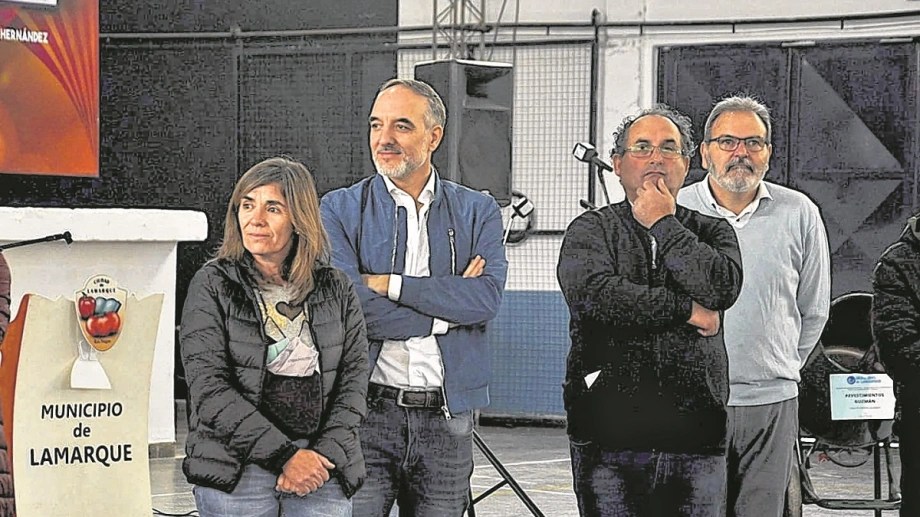 Mas y Belloso durante un acto junto a Doñate y Hernández. Foto: archivo.