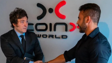 Javier Milei en las oficinas de Coinx a fines de año pasado. 