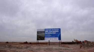 Trabajo de ejecución de las lagunas sanitarias en la meseta de Neuquen (foto Matias Subat) 