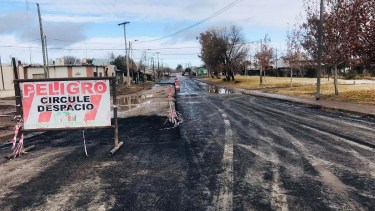 Avanza la repavimentación de la calle 9 de Julio en Huergo