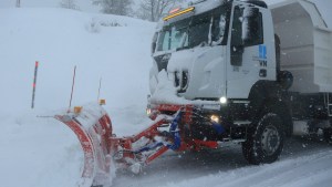 Ola polar: continúan las rutas con hielo en Neuquén