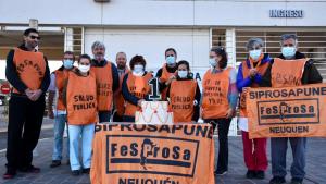 Paro en hospitales: manifestación en la Legislatura por la ley de carrera profesional en Neuquén