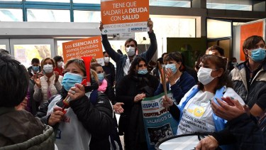 La protesta en el interior del Ministerio de Salud de Río Negro. Foto: Marcelo Ochoa