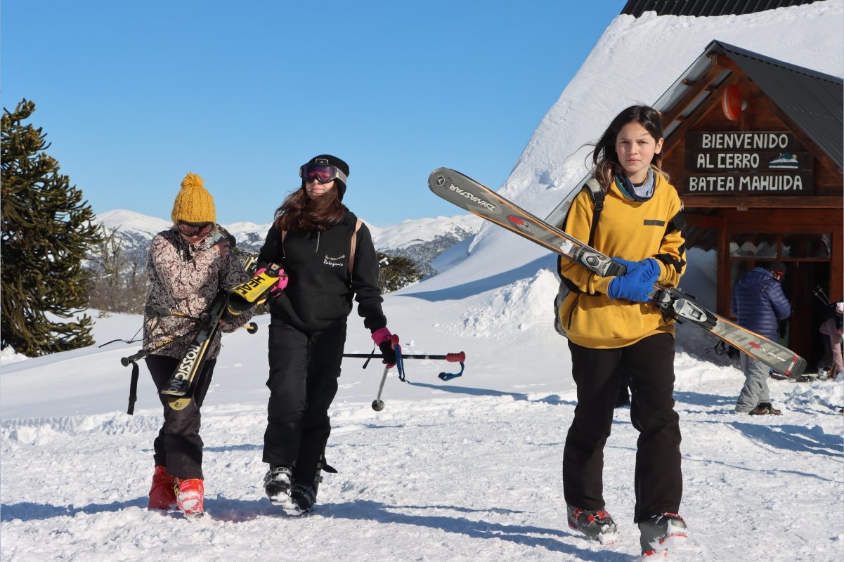 Vacaciones de invierno en Villa Pehuenia, varios meses para disfrutar: La característica esencial del Parque de Nieve, es la extensa permanencia de la nieve. Fotos: Neuquén Tur.