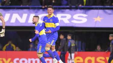 Marcos Rojo se encargó del segundo penal para Boca y no falló. El xeneize sacó adelante un duro encuentro ante la T.