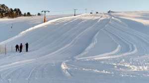Hoy abre Batea Mahuida en Villa Pehuenia: y así te espera después de intensas nevadas