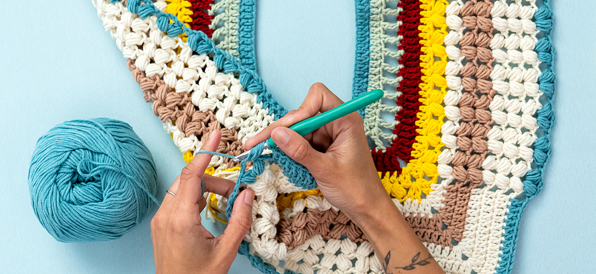 Cómo crear prendas coloridas de crochet