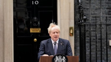 Boris Johnson anunció su renuncia al liderazgo del Partido Conservador. Continuará al frente del Gobierno hasta que la agrupación elija a su sucesor. Foto: AP 