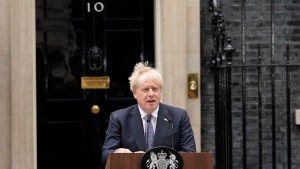 Boris Johnson renunció como primer ministro británico: permanecerá en el cargo hasta que haya un sucesor