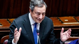 Italia deberá adelantar las elecciones: Draghi presentó su renuncia indeclinable