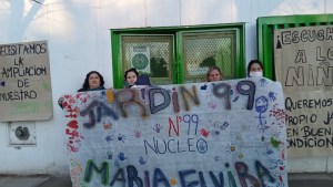 Familias del jardín N° 99 de Cipolletti reclaman la obra de ampliación del establecimiento