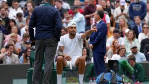 Polémica en Wimbledon: Kyrgios pidió la descalificación de Tsitsipas y Nadal se metió en octavos