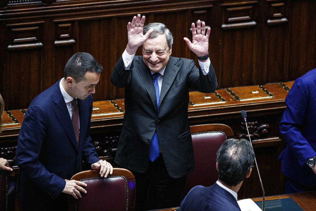 Mario Draghi anunció este jueves su renuncia como Primer Ministro italiano. (Roberto Monaldo/LaPresse via AP)
