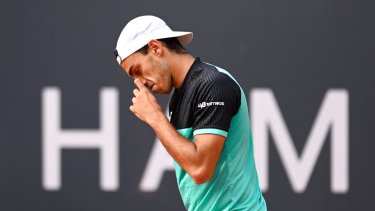 Francisco Cerundolo no tuvo un buen partido ante el italiano Musetti. (Daniel Bockwoldt/dpa via AP)