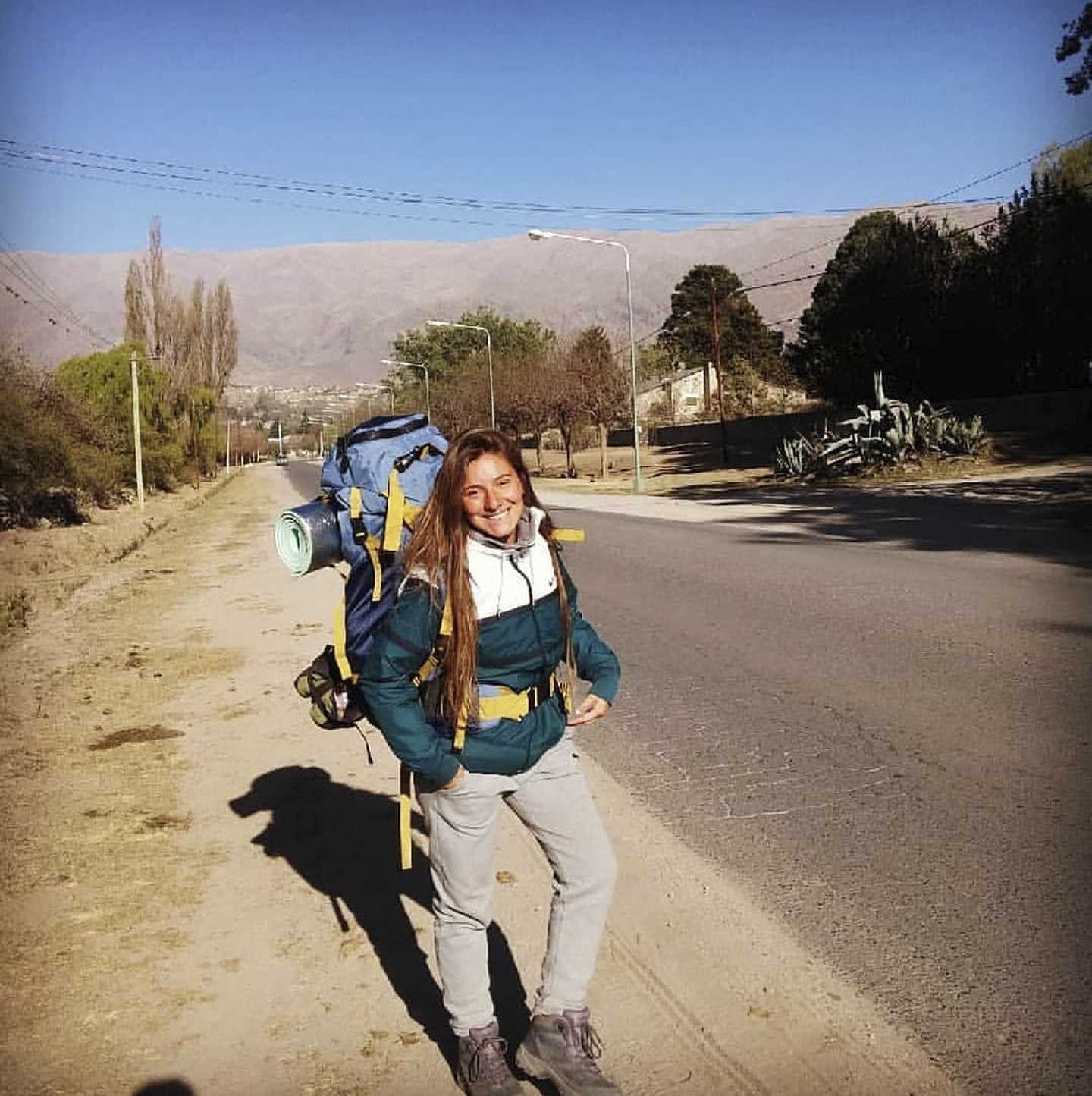 El comienzo de la aventura. En el 2017 empezó a viajar Ailin.. Acá en Tafí del Valle, Tucumán. "Mi cara con ojos achinados por el sol muestra la felicidad que tenía en ese momento". En septiembre del 2020 arrancó el viaje por la Patagonia. 