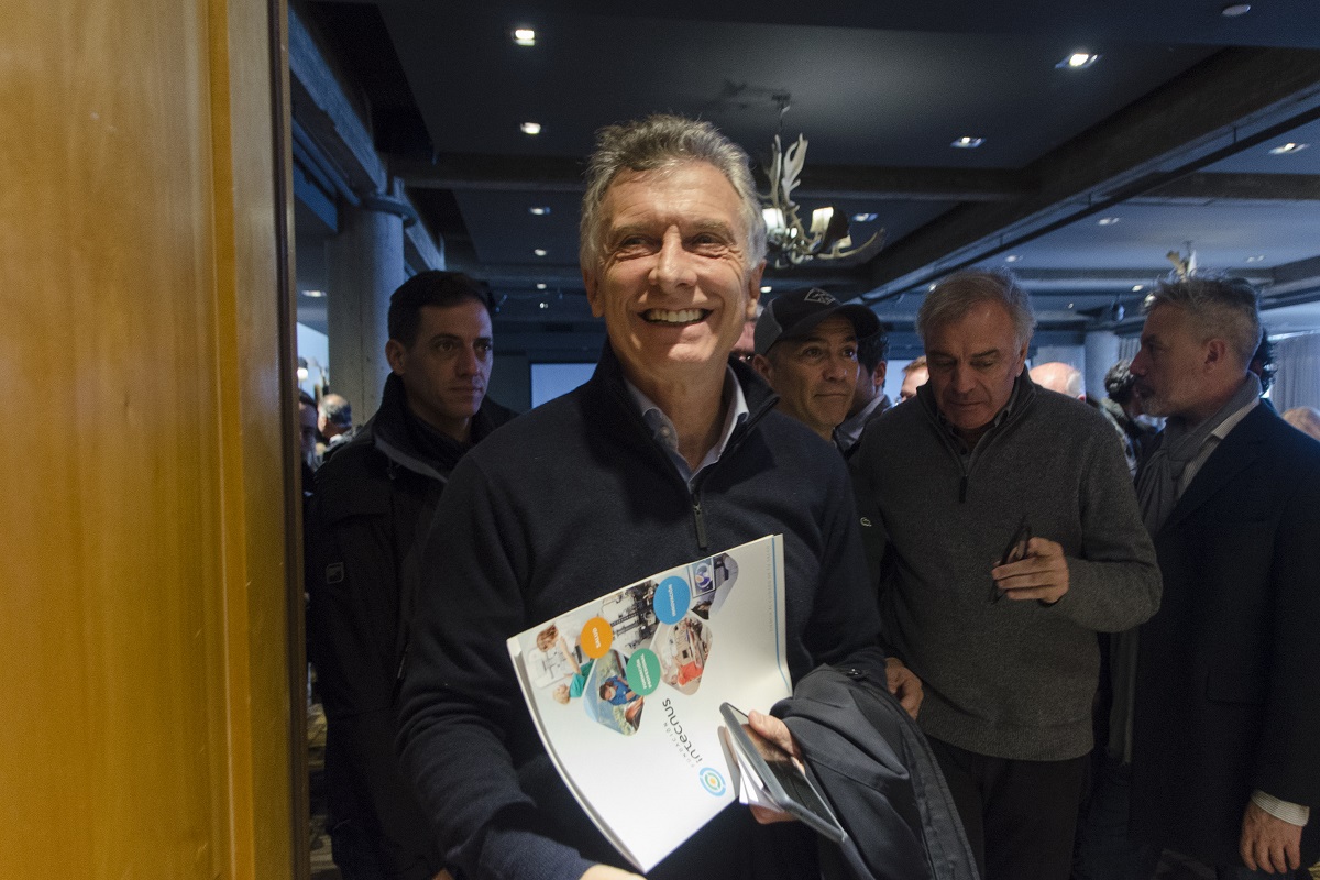 El expresidente Mauricio Macri reunió a dirigentes de Bariloche en una charla que encabezó en el hotel Inacayal y dejó definiciones políticas. Foto: Marcelo Martinez