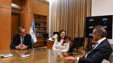 Después de la reunión del gabinete económico se anunció la medida sobre el dólar turista. 