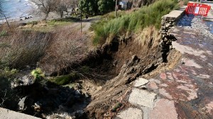 La obra para restaurar el derrumbe en la Costanera de Bariloche no tiene plazo ni fondos