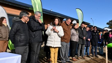 La gobernadora Arabela Carreras se refirió a la discusión con el gremio docente. Foto: Chino Leiva